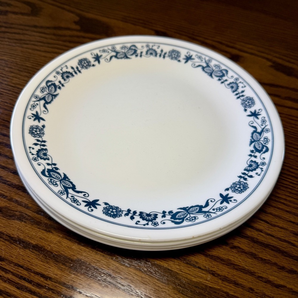 4 Corelle Blue & White Old Town (Blue Onion) Dinner Plates 10.25" - Picture 4 of 9